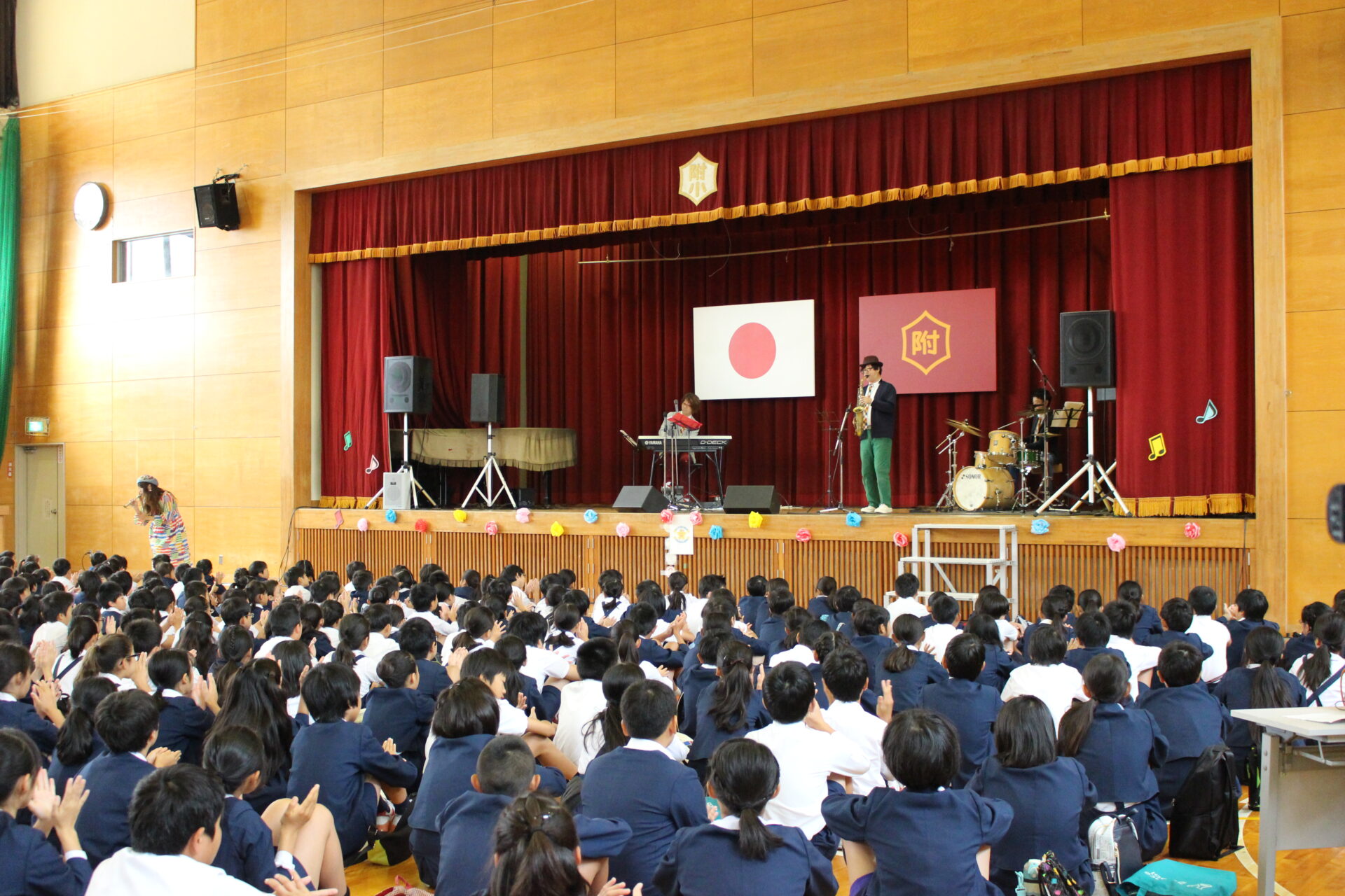 全国に出張演奏対応の生演奏のシャルテ
